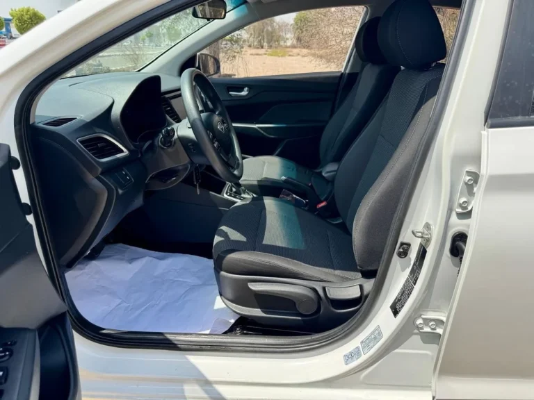 Hyundai Accent (3)
