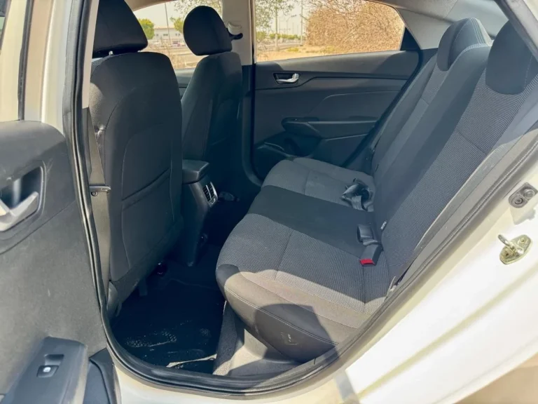 Hyundai Accent (4)
