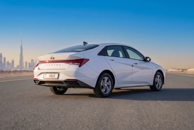 Hyundai Elantra (2)