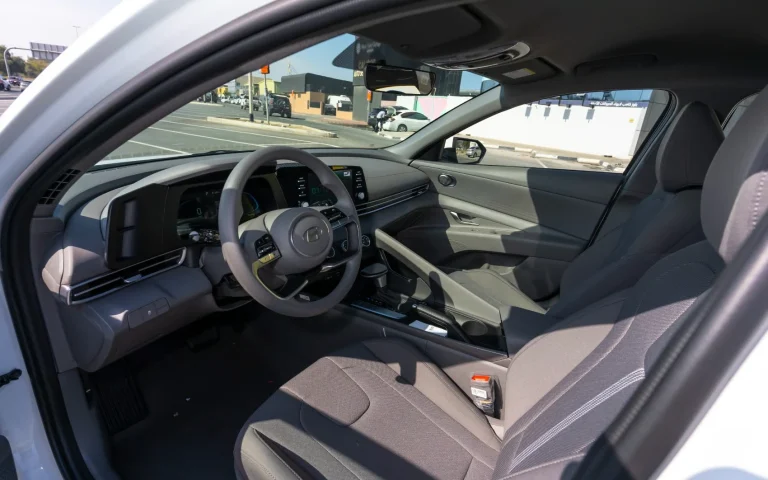 Hyundai Elantra (4)