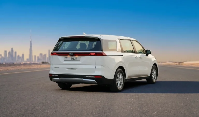 Kia Carnival (1)