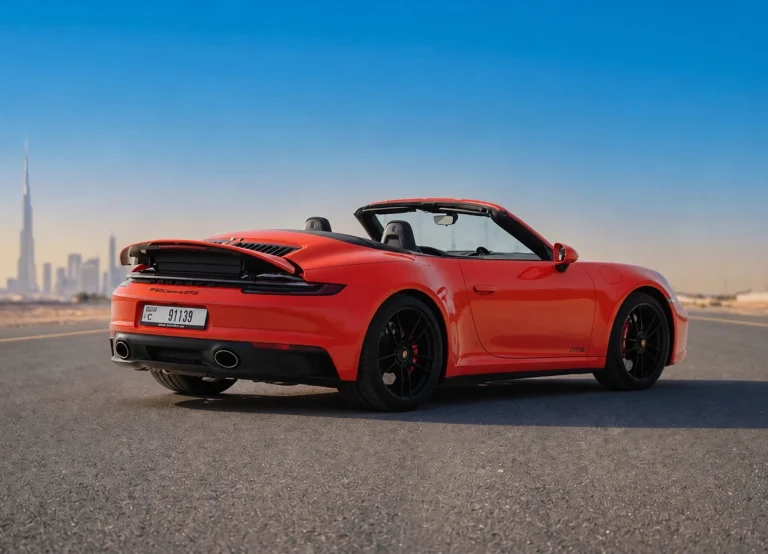Porsche 911 Carrera GTS4 (1)