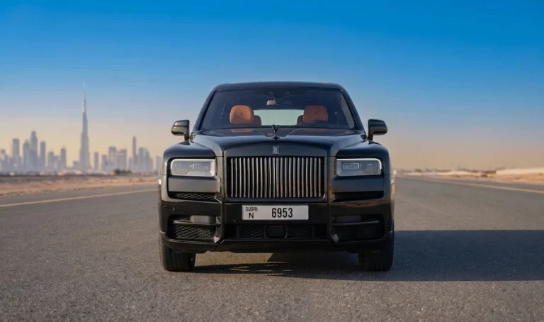 Rolls Royce Cullinan (2)